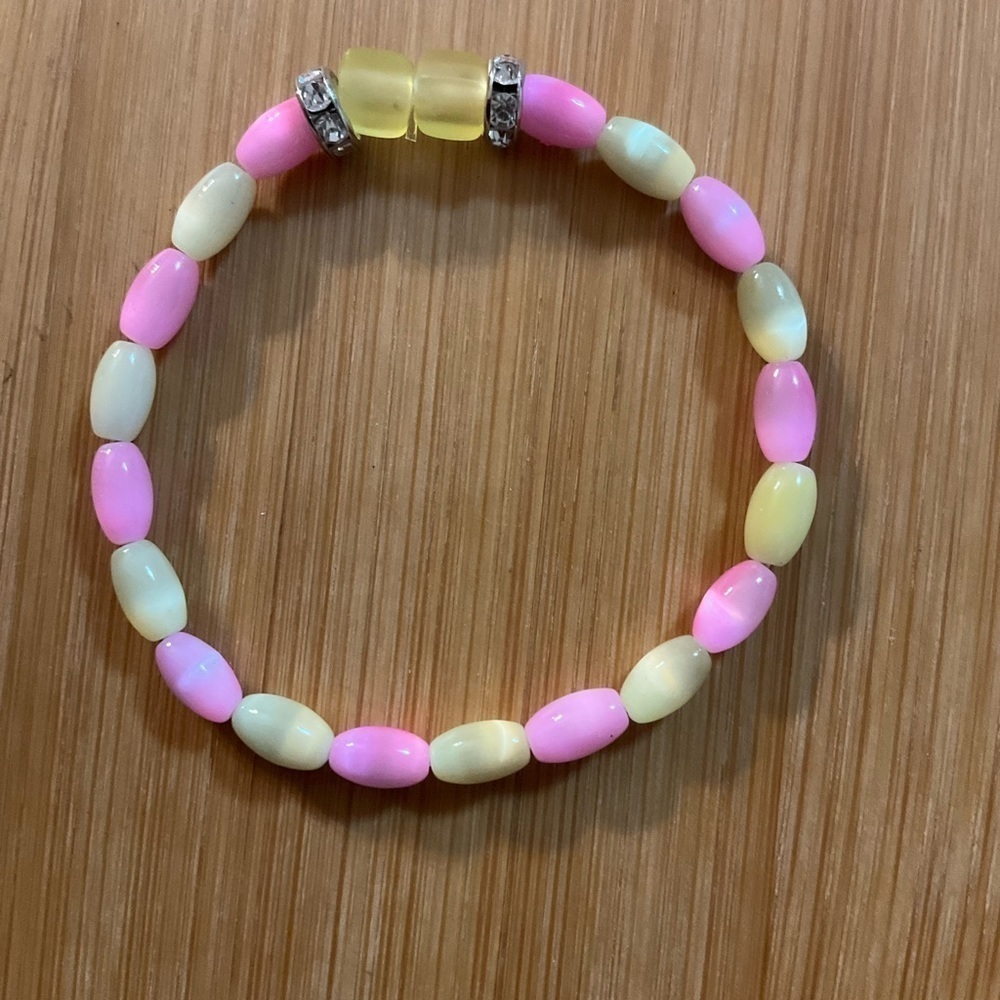 Hand Crafted Bracelet Pastel Cat’s Eye Beads Pink Yellow Rhinestone Stretch 5” - Picture 1 of 5
